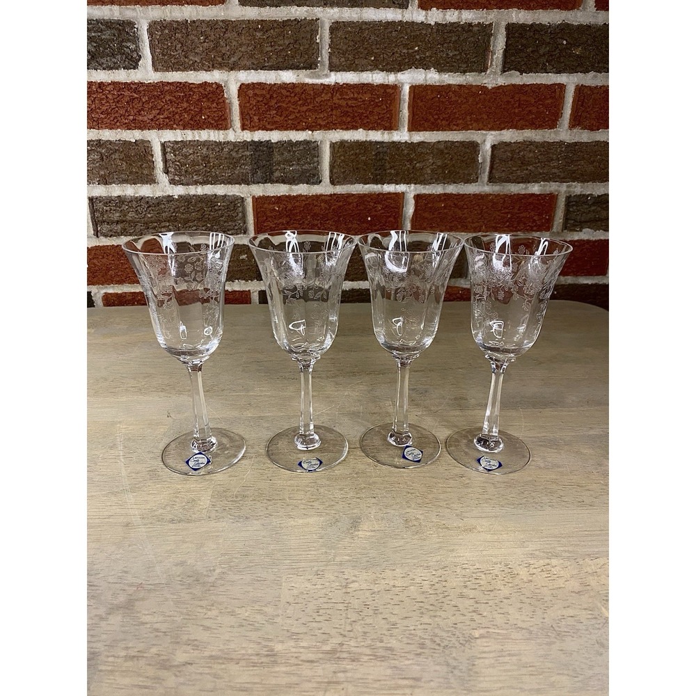 LENOX Castle Garden Blown Crystal 6 5/8" Wine Glass Set of 4 Optic Panel